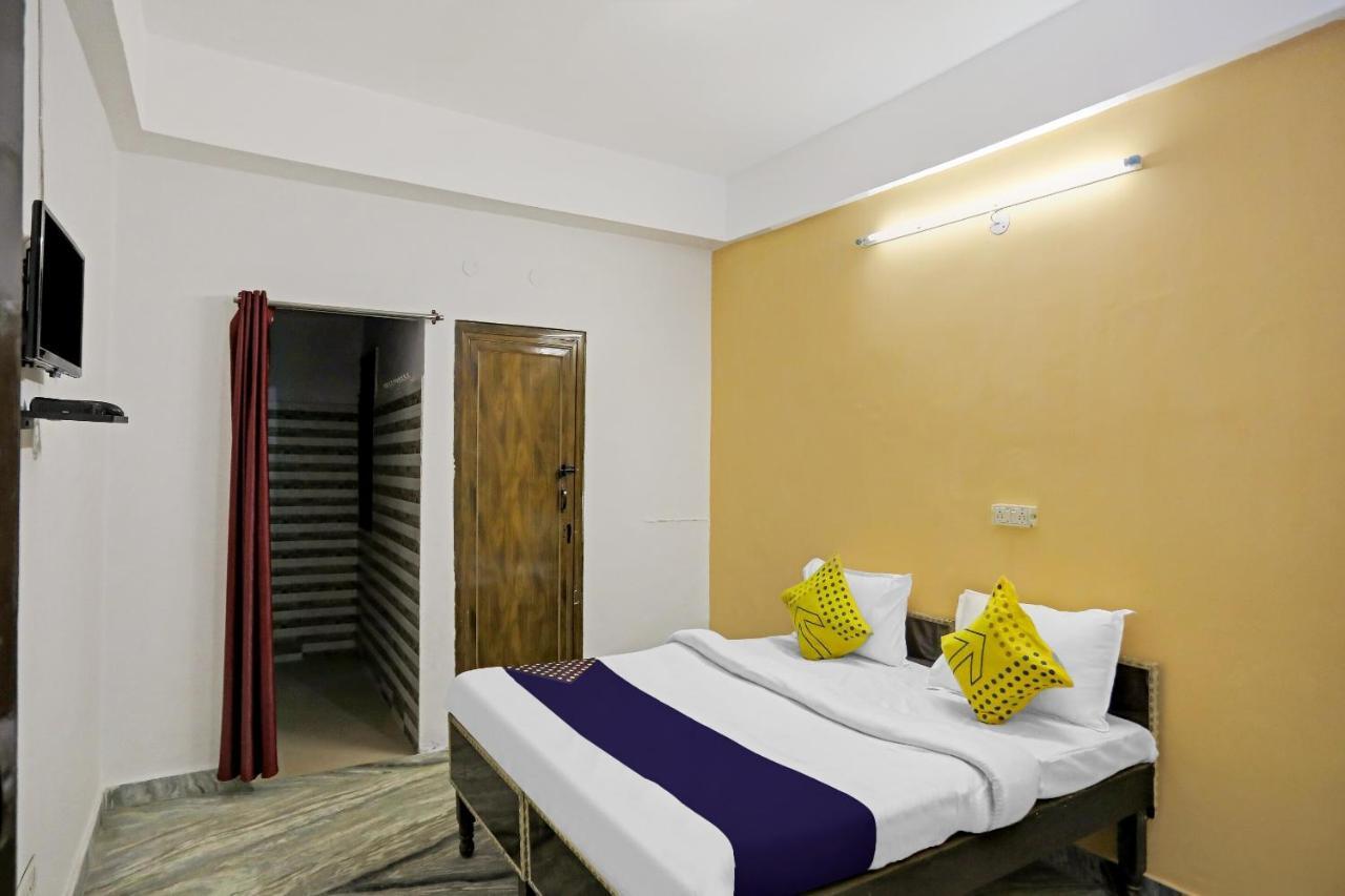 Spot On Raj Hotel Vip Near Worlds Of Wonder Kālkāji Devi Dış mekan fotoğraf