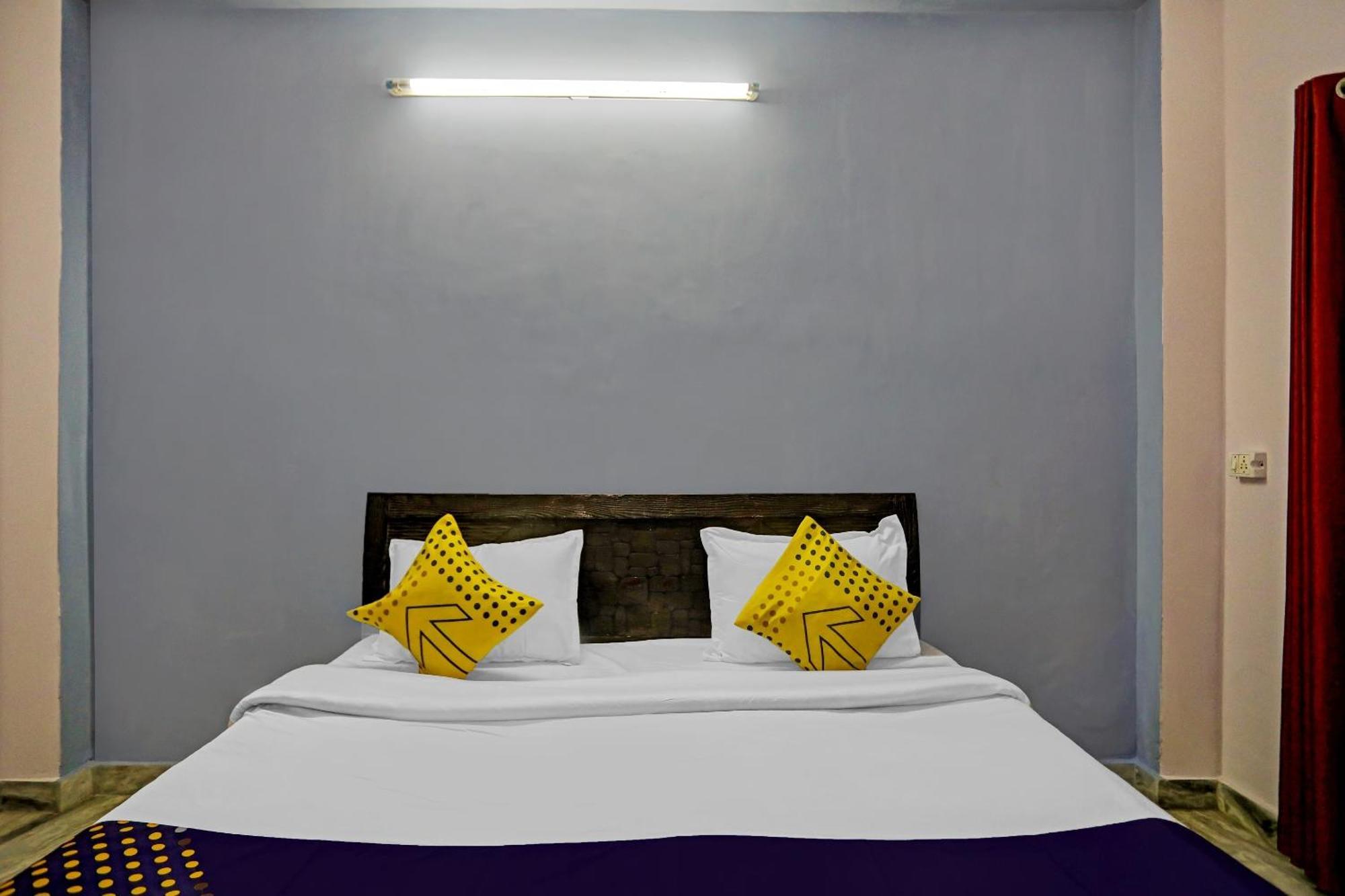 Spot On Raj Hotel Vip Near Worlds Of Wonder Kālkāji Devi Dış mekan fotoğraf