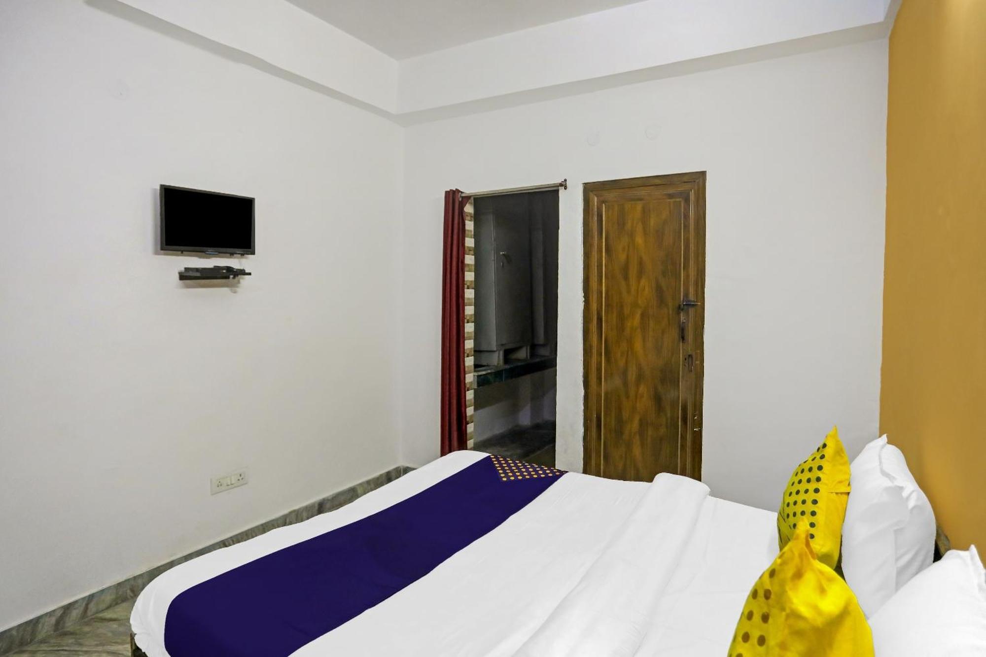 Spot On Raj Hotel Vip Near Worlds Of Wonder Kālkāji Devi Dış mekan fotoğraf