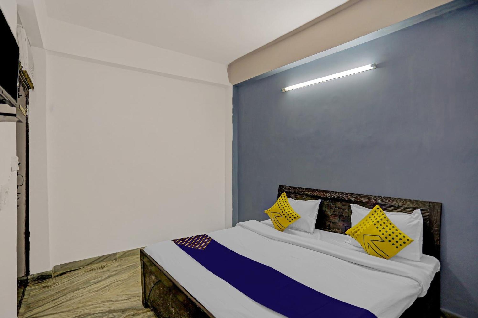 Spot On Raj Hotel Vip Near Worlds Of Wonder Kālkāji Devi Dış mekan fotoğraf
