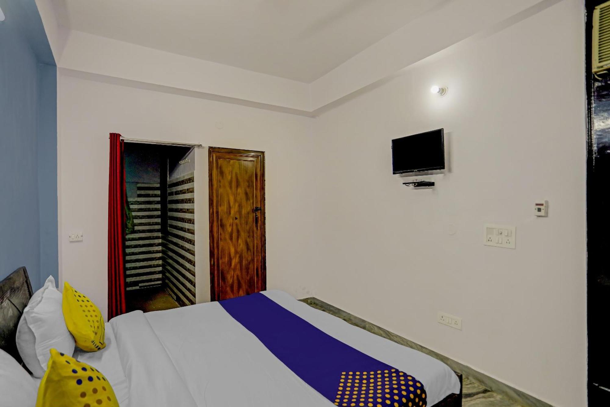Spot On Raj Hotel Vip Near Worlds Of Wonder Kālkāji Devi Dış mekan fotoğraf