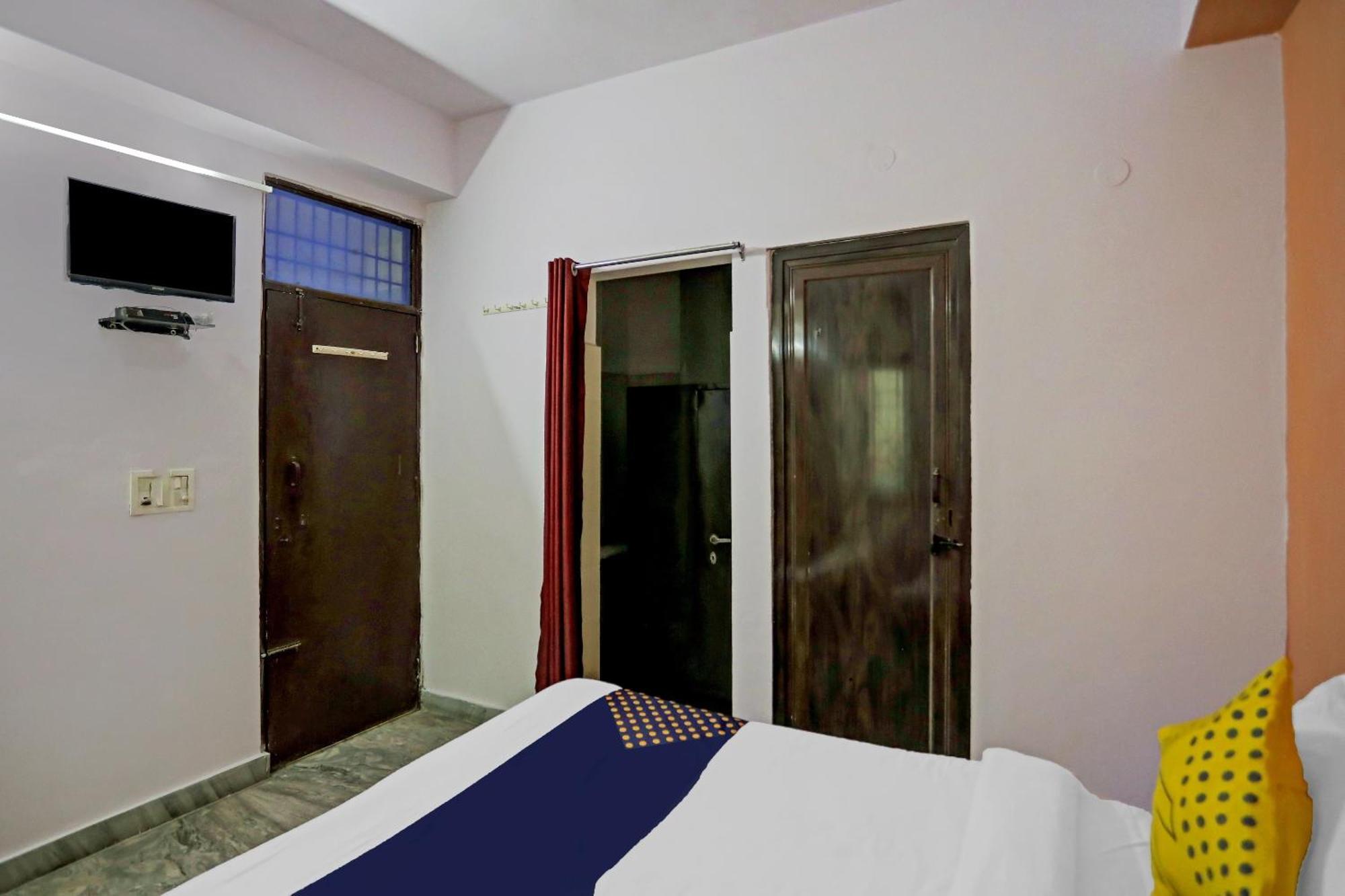 Spot On Raj Hotel Vip Near Worlds Of Wonder Kālkāji Devi Dış mekan fotoğraf