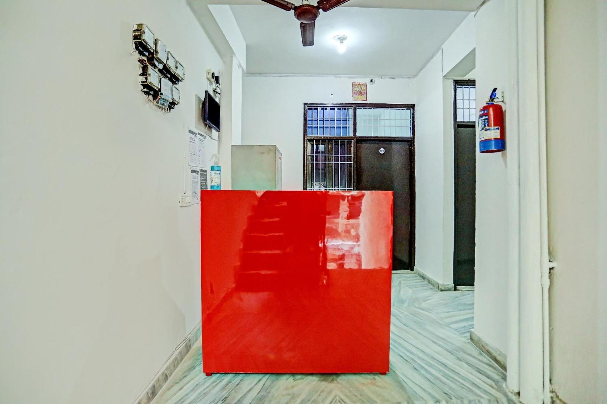 Spot On Raj Hotel Vip Near Worlds Of Wonder Kālkāji Devi Dış mekan fotoğraf